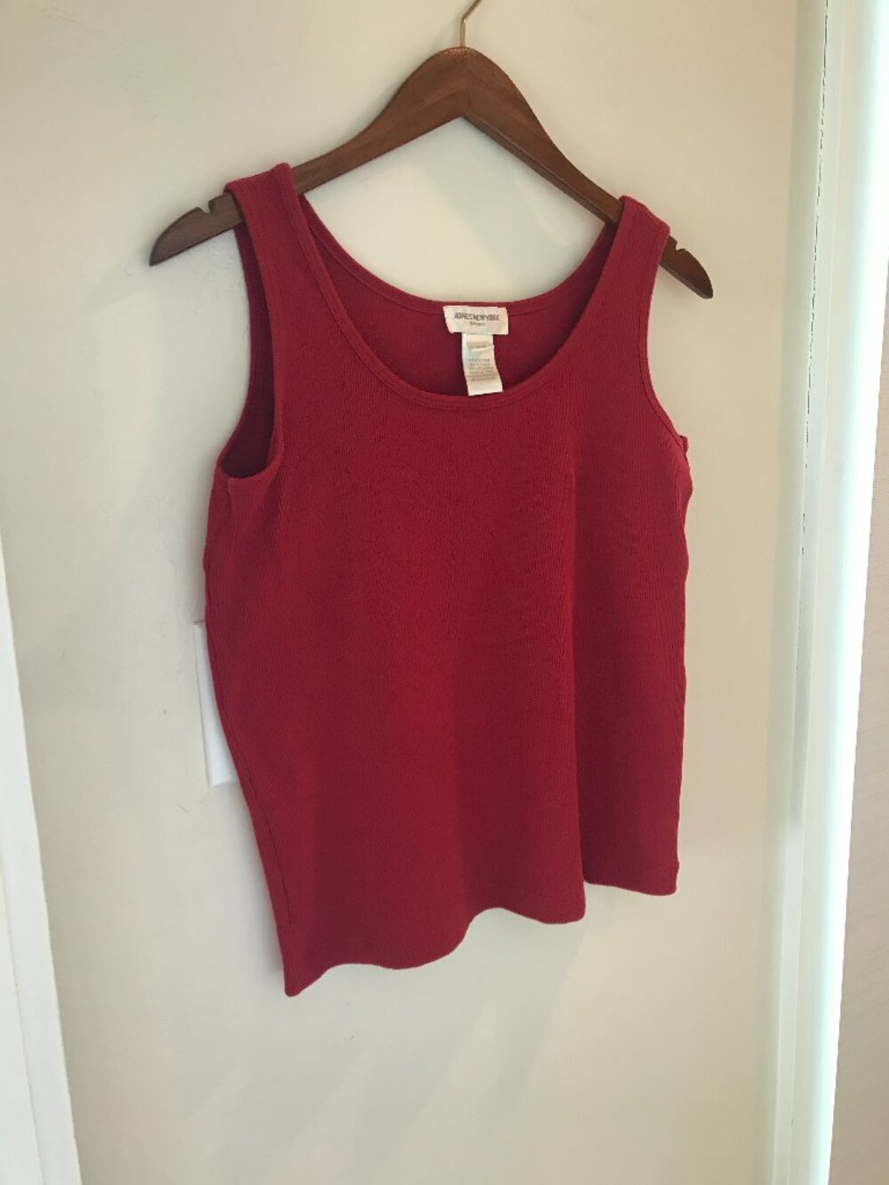 JONES NEW YORK SPORT DEEP RED SHELL SIZE M